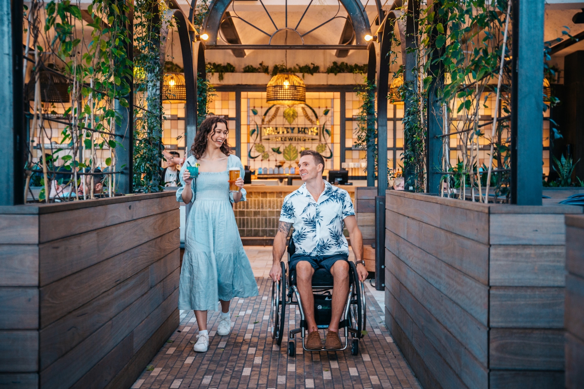 クイーンズランド州、フォーティテュード・バレー、バレー・ホップ・ブルーイング © Tourism and Events Queensland