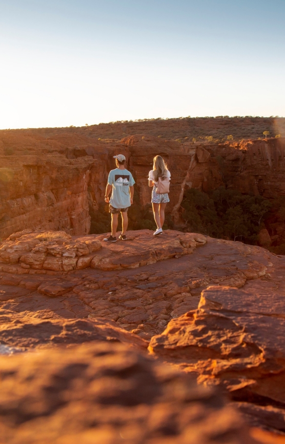 ノーザンテリトリー、キングス・キャニオン（Kings Canyon）、キングス・キャニオン・リム・ウォーク（Kings Canyon Rim Walk）© Tourism Australia
