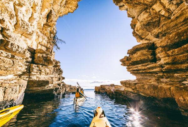 로어링 40s 카약킹, 호바트, 태즈메이니아 © 로어링 40s 카약킹