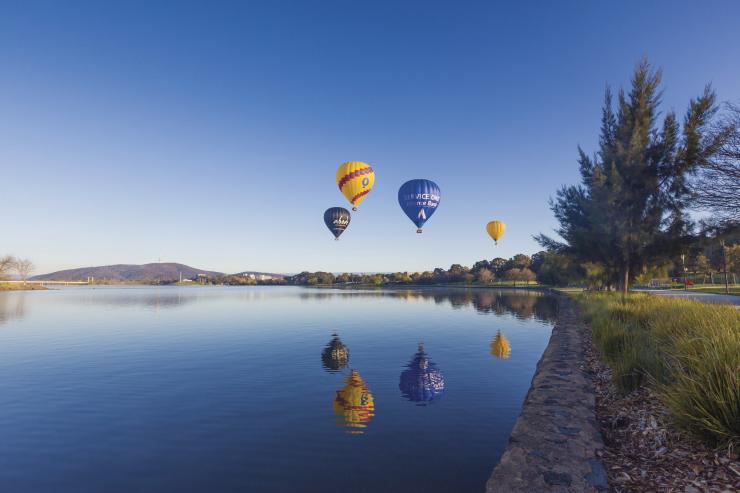 Balloons over Lake Burley Griffin, Canberra, ACT © VisitCanberra Balloons over Lake Burley Griffin, Canberra, ACT © VisitCanberra