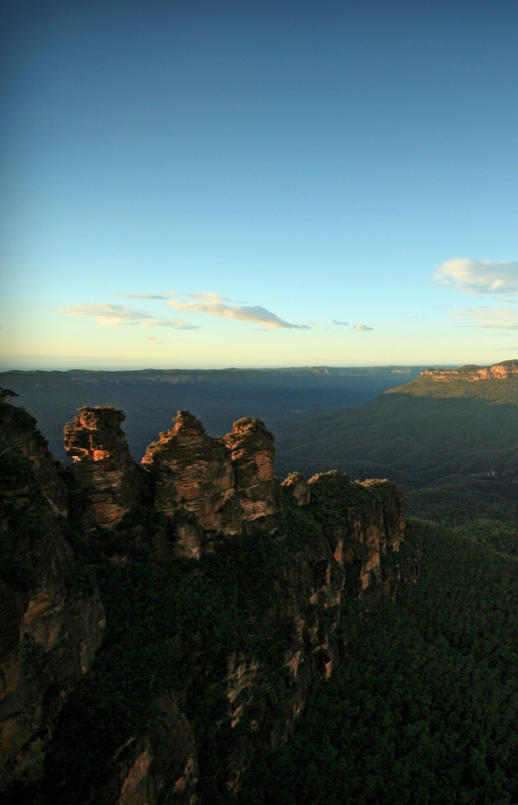 Three Sisters, Grose Valley, Blue Mountains, NSW © Tourism Australia, David Ireland Three Sisters, Grose Valley, Blue Mountains, NSW © Tourism Australia, David Ireland