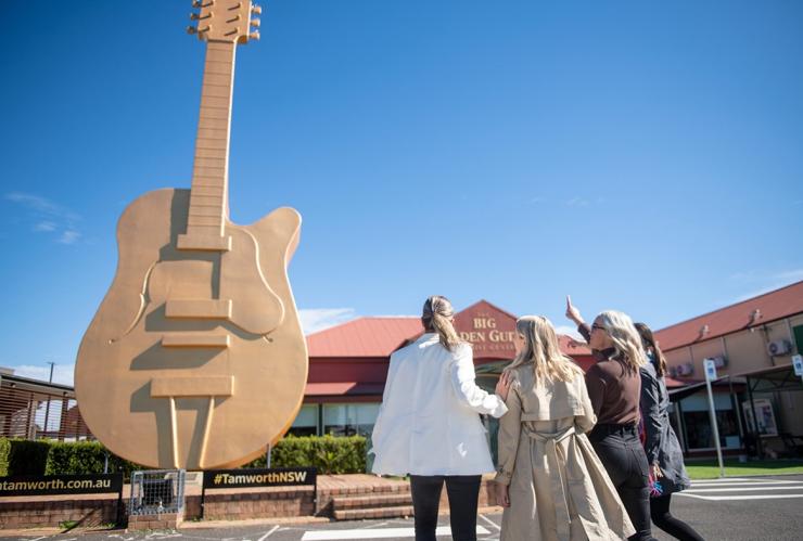 Trung tâm du lịch Big Golden Guitar, Tamworth, New South Wales © Điểm đến NSW