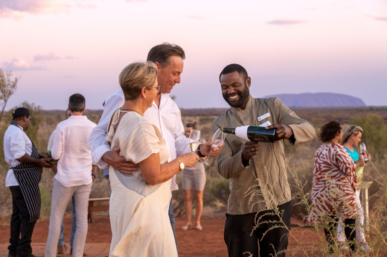 Tali Wiru, Vườn quốc gia Uluru-Kata Tjuta, Lãnh thổ phía Bắc © Tourism Australia Tali Wiru, Vườn quốc gia Uluru-Kata Tjuta, Lãnh thổ phía Bắc © Tourism Australia