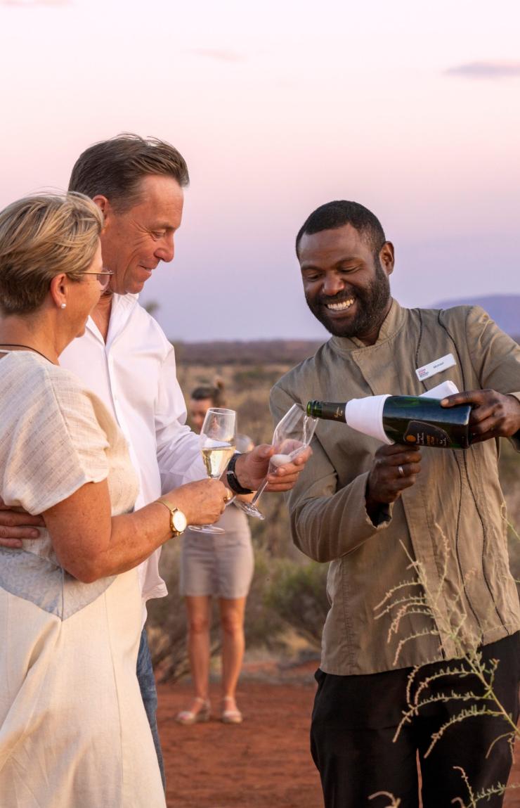 Tali Wiru, Vườn quốc gia Uluru-Kata Tjuta, Lãnh thổ phía Bắc © Tourism Australia Tali Wiru, Vườn quốc gia Uluru-Kata Tjuta, Lãnh thổ phía Bắc © Tourism Australia