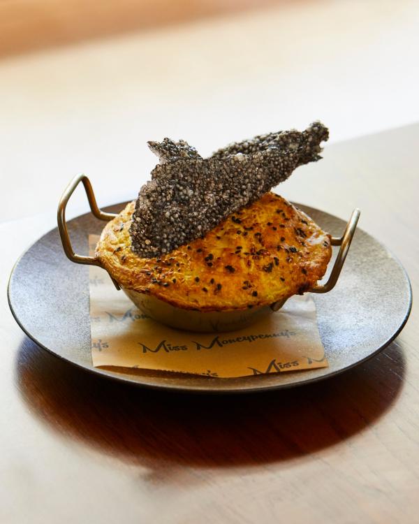 昆士蘭州黃金海岸寬灘Miss Moneypenny's©Tuscany Gray/Miss Moneypenny's