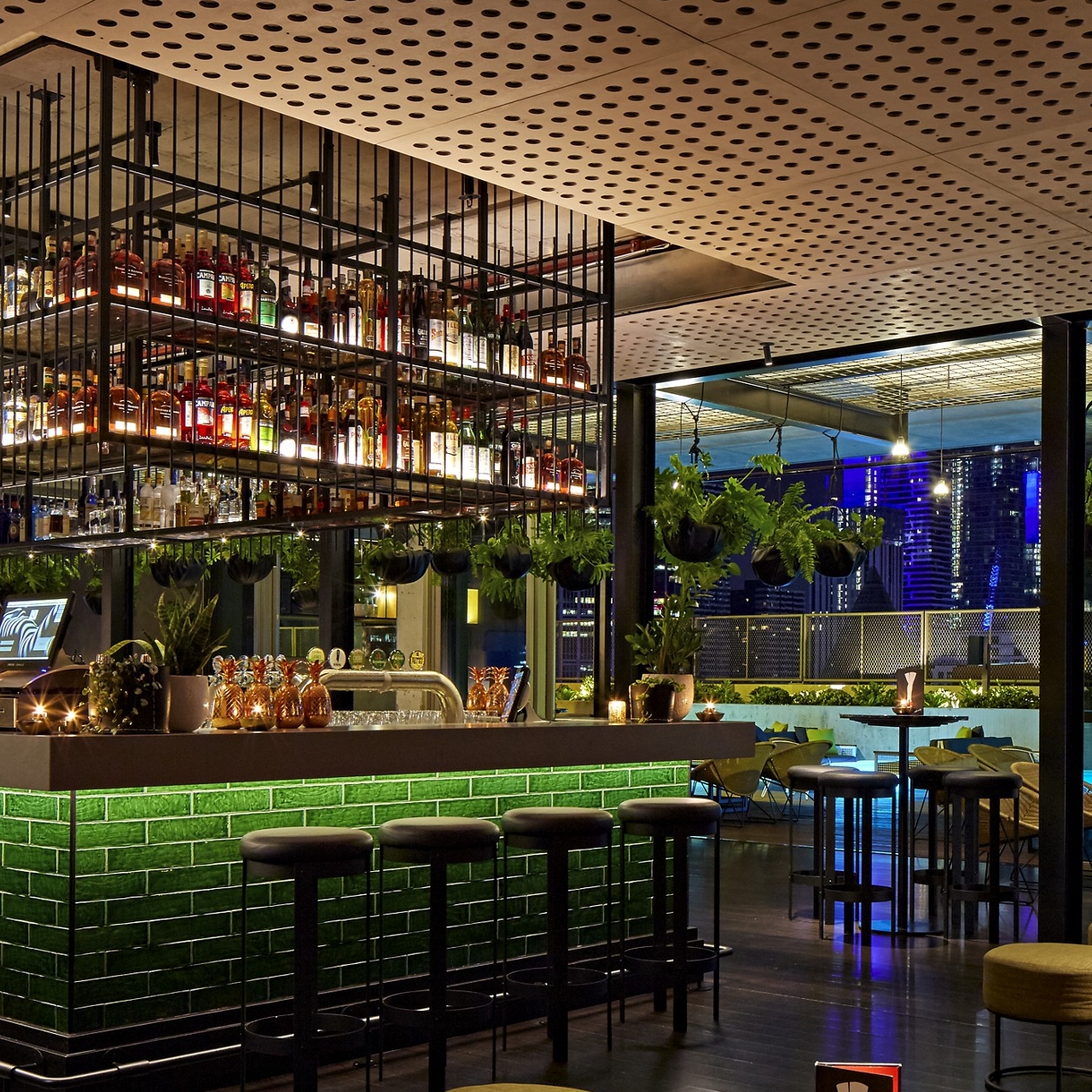 維多利亞州墨爾本屋頂QT酒吧（Rooftop QT BAR）©澳洲旅遊局
