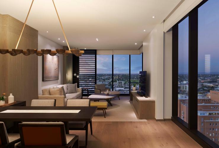 威斯汀俱樂部套房(Westin Club Suite)內的起居區,西澳州珀斯威斯汀酒店©珀斯威斯汀酒店 威斯汀俱樂部套房(Westin Club Suite)內的起居區,西澳州珀斯威斯汀酒店©珀斯威斯汀酒店