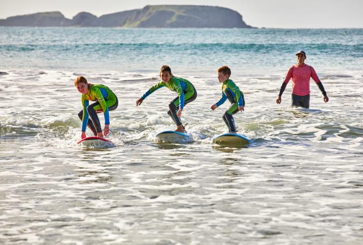 Kursus Selancar Surf The Bay, New South Wales © Tourism Australia