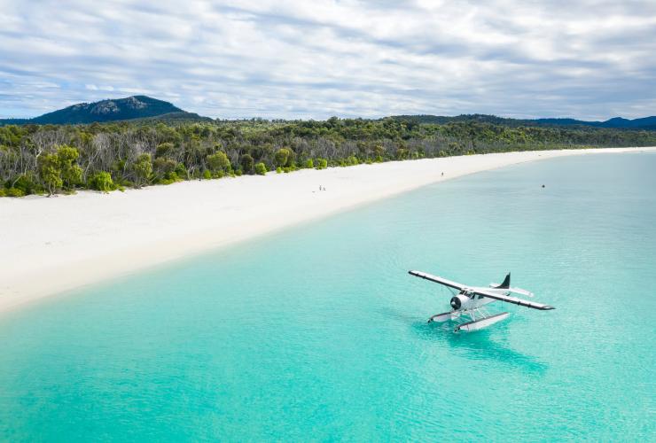 Whitehaven Beach, Whitsunday Island, QLD © Tourism and Events Queensland