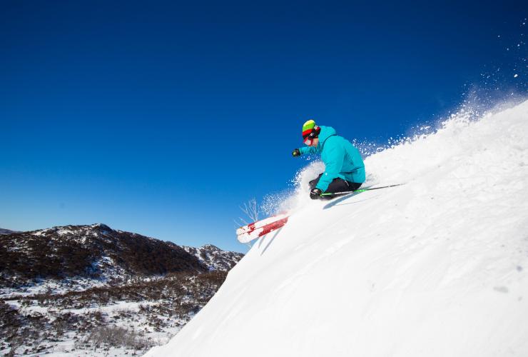 Sciatore allo Smiggin Holes, Perisher, New South Wales © Perisher