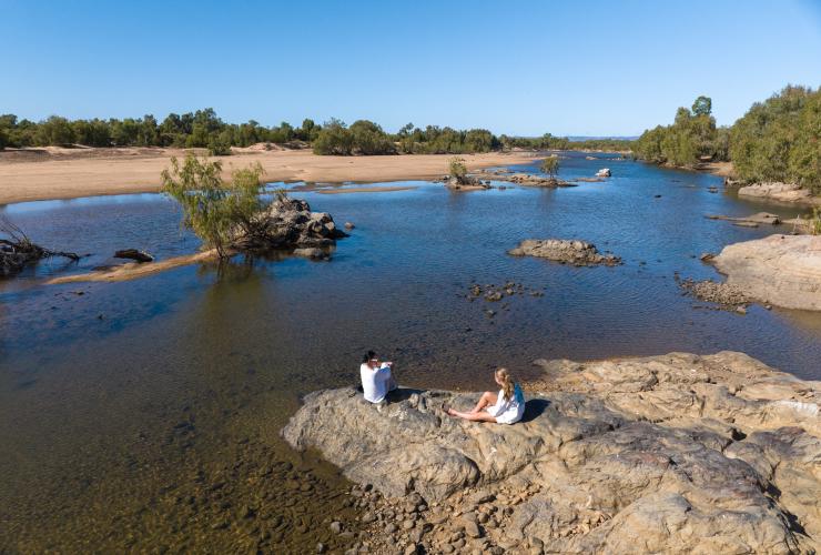 昆士蘭州（Queensland）大草原之路（Savannah Way）的塔拉魯溫泉（Talaroo Hot Springs）©昆士蘭旅遊及活動推廣局